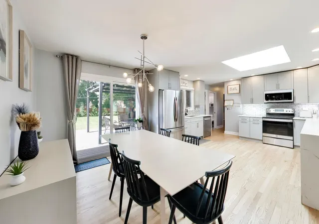 Photo 4 of Single family home for sale at 16 Audrey Ln, Mount Prospect, IL 60056 | MLS# 12767884 | Listing updated on 2026-10-06