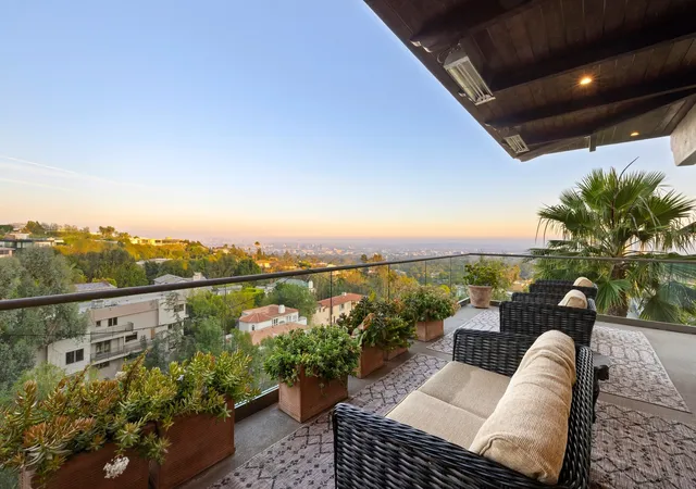 Photo 2 of Single family home for sale at 1380 Summitridge Pl, Beverly Hills, CA 90210 | MLS# 12767895 | Listing updated on 2026-09-29