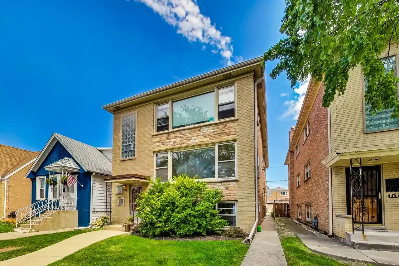 Listing Photo 2 - Condo for sale in 2631 N 74th Ave located at 2631 N 74th Ave, Elmwood Park, IL 60707 - Unit 2631 N 74th Avenue