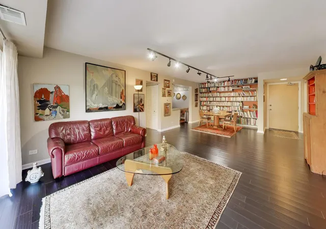 Listing Photo 4 - Condo for sale in building located at 235 Ridge Rd, Wilmette, IL 60091 - Unit #1F