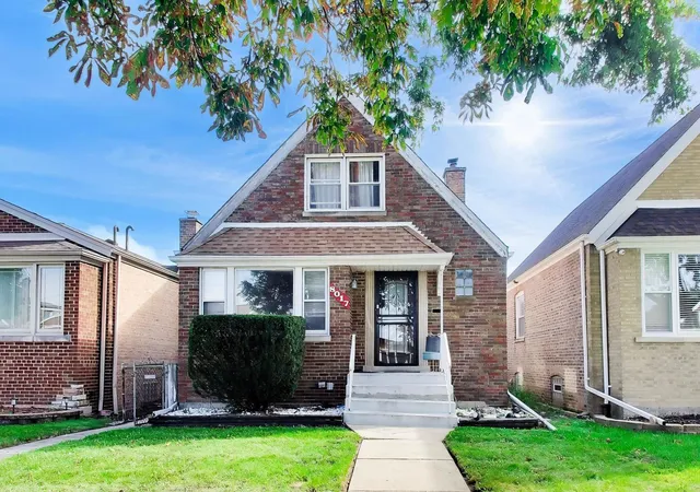 Photo 1 of Single family home for sale at 8017 S Sacramento Ave, Chicago, IL 60652 | MLS# 12767907 | Listing updated on 2026-10-08