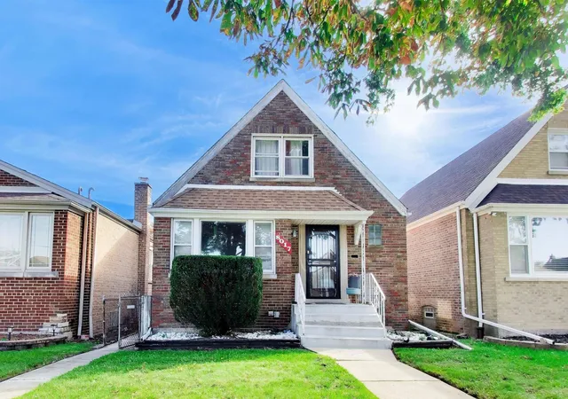 Photo 3 of Single family home for sale at 8017 S Sacramento Ave, Chicago, IL 60652 | MLS# 12767907 | Listing updated on 2026-10-08