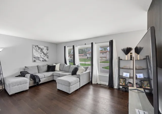 Photo 2 of Single family home for sale at 18921 Willow Ave, Country Club Hills, IL 60478 | MLS# 12767910 | Listing updated on 2026-09-24