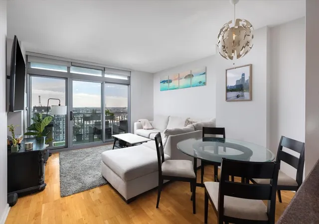 Photo 2 of Condo for sale at 125 S Jefferson St #2308, Chicago, IL 60661 | MLS# 12767919 | Listing updated on 2026-10-08