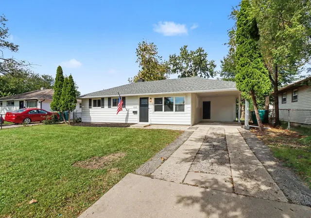 Photo 2 of Single family home for sale at 2313 Benedict Ave, Joliet, IL 60436 | MLS# 12767921 | Listing updated on 2026-10-04