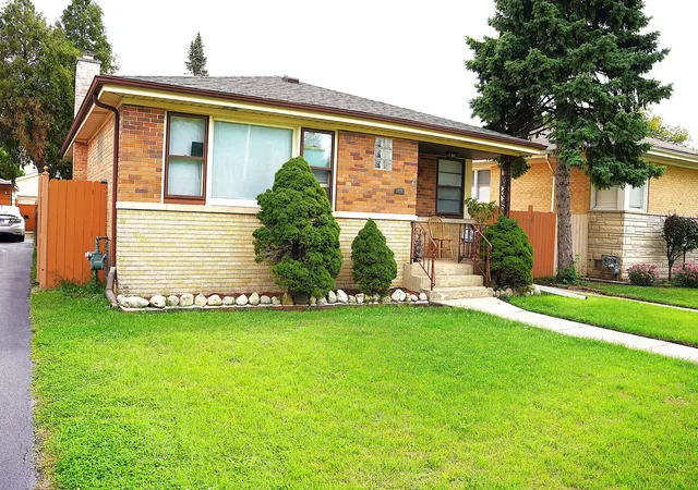 Photo 3 of Single family home for sale at 3517 Sarah St, Franklin Park, IL 60131 | MLS# 12767924 | Listing updated on 2026-09-24