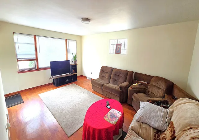 Photo 4 of Single family home for sale at 3517 Sarah St, Franklin Park, IL 60131 | MLS# 12767924 | Listing updated on 2026-09-24