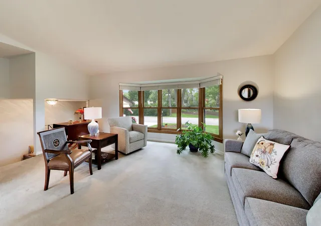 Photo 3 of Single family home for sale at 1608 E Jonquil Ter, Arlington Heights, IL 60004 | MLS# 12767925 | Listing updated on 2026-10-08