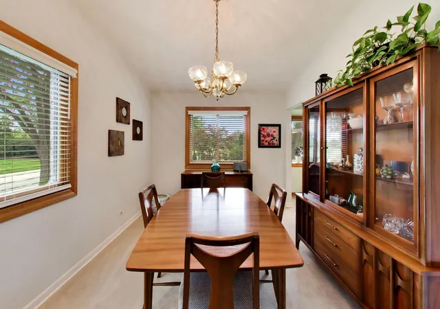 Photo 4 of Single family home for sale at 1608 E Jonquil Ter, Arlington Heights, IL 60004 | MLS# 12767925 | Listing updated on 2026-10-08