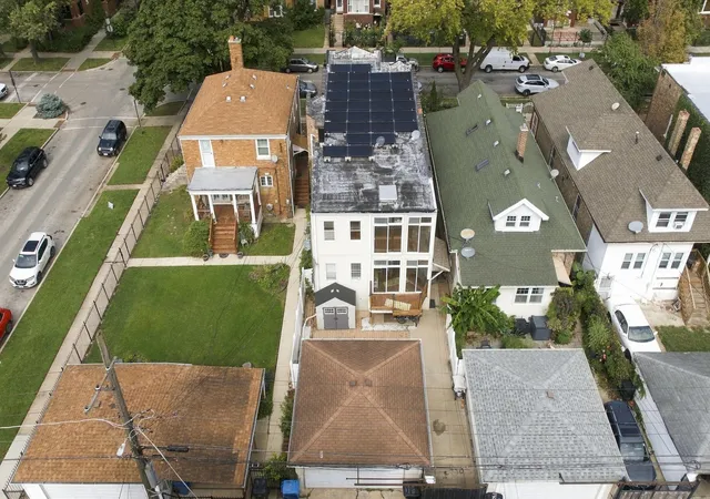 Listing Photo 5 - Condo for sale in building located at 4055 W Nelson St, Chicago, IL 60641