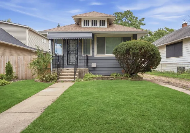 Photo 2 of Single family home for sale at 10607 S May St, Chicago, IL 60643 | MLS# 12767942 | Listing updated on 2026-09-24