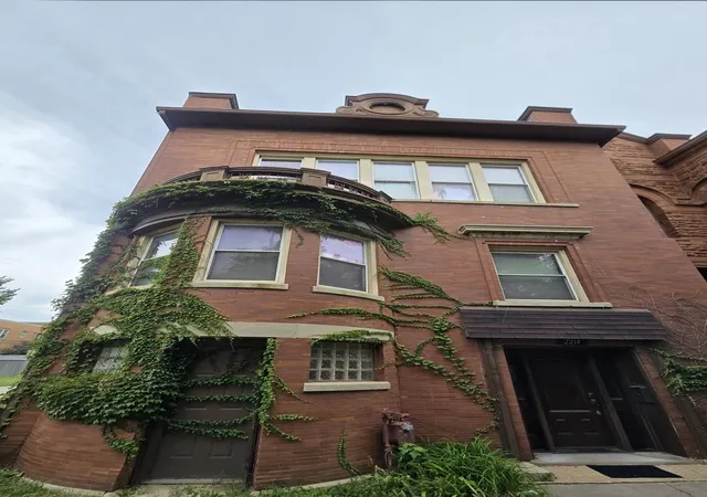 Single family home for sale at 2214 W Washington Blvd, Chicago, IL 60612 | MLS# 12767943