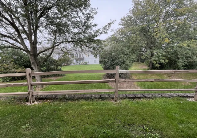 Photo 3 of Townhouse for sale at 320 Buckingham Cir #B, Elgin, IL 60120 | MLS# 12767948 | Listing updated on 2026-10-02