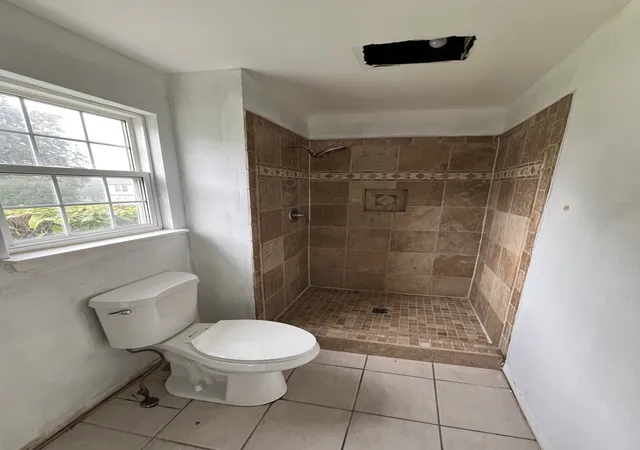 Photo 3 of Townhouse for sale at 320 Buckingham Cir #B, Elgin, IL 60120 | MLS# 12767948 | Listing updated on 2026-10-02