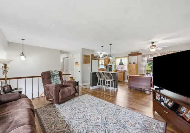 Photo 3 of Single family home for sale at 1 Kimberly Dr, Coal Valley, IL 61240 | MLS# 12767964 | Listing updated on 2026-09-30