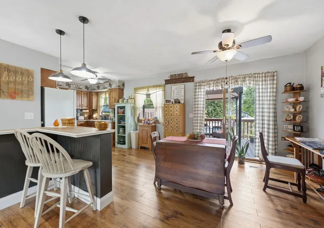Photo 4 of Single family home for sale at 1 Kimberly Dr, Coal Valley, IL 61240 | MLS# 12767964 | Listing updated on 2026-09-30