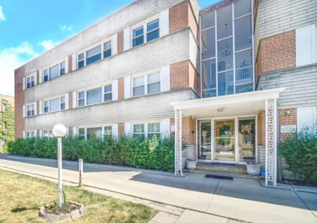Condo for sale at 4949 Church St #305, Skokie, IL 60077 | MLS# 12767977