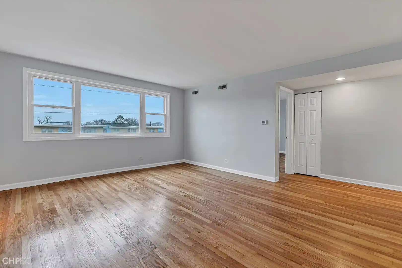 Listing Photo 2 - Condo for sale in 4949 Church St located at 4949 Church St, Skokie, IL 60077 - Unit #305