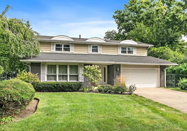 Single family home for sale at 1912 E Cholo Ln, Mount Prospect, IL 60056 | MLS# 12767978