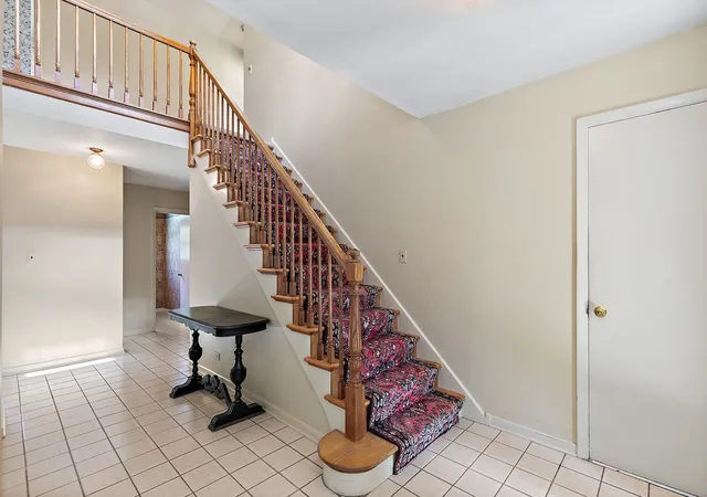 Photo 4 of Single family home for sale at 1912 E Cholo Ln, Mount Prospect, IL 60056 | MLS# 12767978 | Listing updated on 2026-09-27