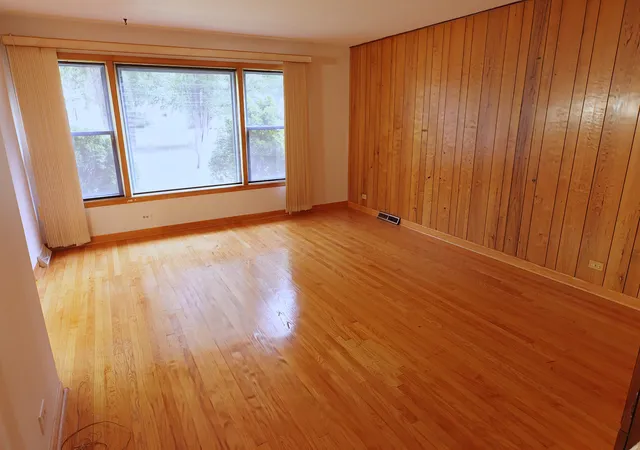 Photo 2 of Single family home for sale at 9734 Tulley Ave, Oak Lawn, IL 60453 | MLS# 12767984 | Listing updated on 2026-09-24