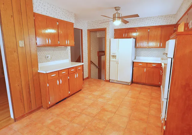 Photo 3 of Single family home for sale at 9734 Tulley Ave, Oak Lawn, IL 60453 | MLS# 12767984 | Listing updated on 2026-09-24