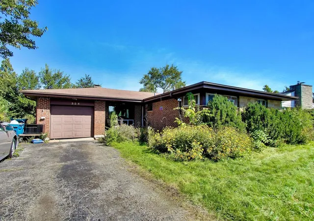 Photo 2 of Single family home for sale at 354 E Huntington Ln, Elmhurst, IL 60126 | MLS# 12768002 | Listing updated on 2026-10-07