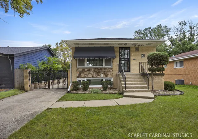 Photo 1 of Single family home for sale at 505 N Addison Rd, Villa Park, IL 60181 | MLS# 12768006 | Listing updated on 2026-09-26