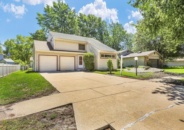 Photo 2 of Single family home for sale at 2314 Mulberry Ct, Champaign, IL 61821 | MLS# 12768008 | Listing updated on 2026-09-30
