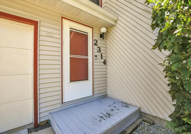 Photo 3 of Single family home for sale at 2314 Mulberry Ct, Champaign, IL 61821 | MLS# 12768008 | Listing updated on 2026-09-30