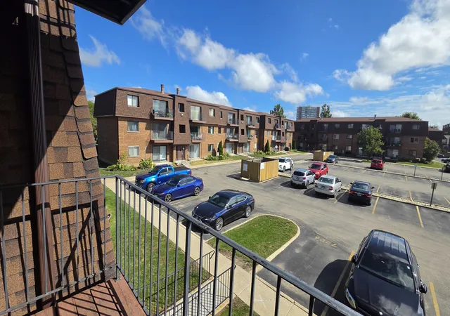 Photo 2 of Condo for sale at 718 Cobblestone Cir #C, Glenview, IL 60025 | MLS# 12768011 | Listing updated on 2026-09-24