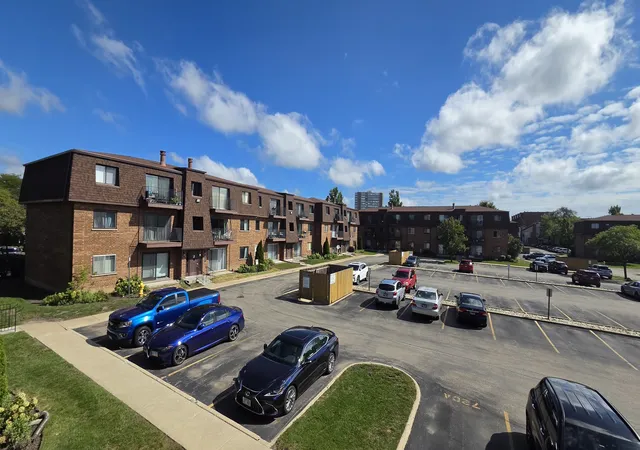 Photo 28 of Condo for sale at 718 Cobblestone Cir #C, Glenview, IL 60025 | MLS# 12768011 | Listing updated on 2026-10-20
