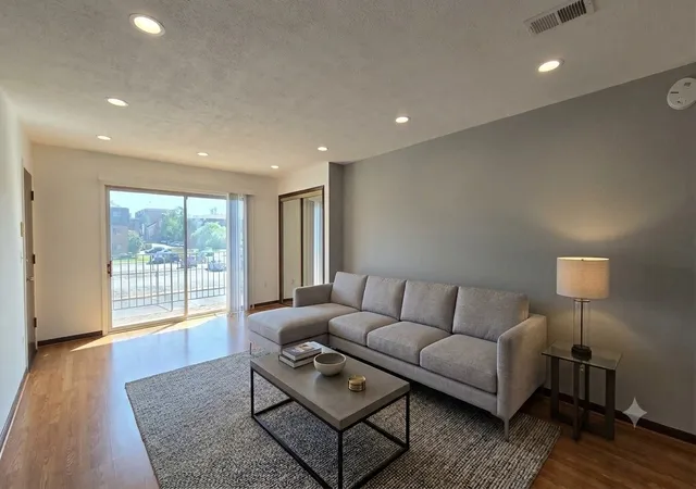 Photo 3 of Condo for sale at 718 Cobblestone Cir #C, Glenview, IL 60025 | MLS# 12768011 | Listing updated on 2026-09-24