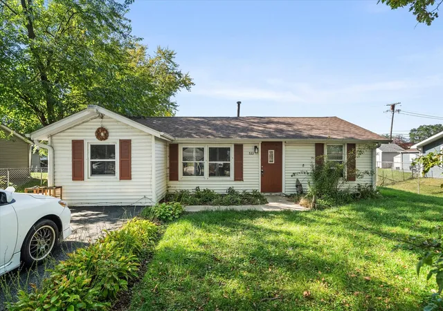 Single family home for sale at 533 S Webster St, Aurora, IL 60505 | MLS# 12768018