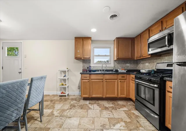Photo 3 of Single family home for sale at 533 S Webster St, Aurora, IL 60505 | MLS# 12768018 | Listing updated on 2026-10-29