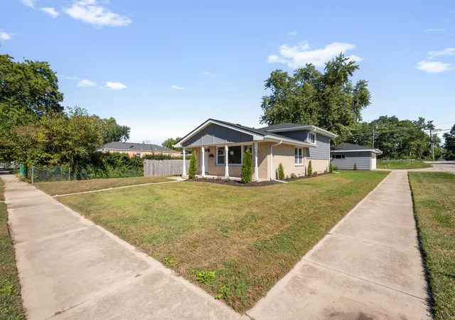Photo 3 of Single family home for sale at 14057 S Hoxie Ave, Burnham, IL 60633 | MLS# 12768045 | Listing updated on 2026-10-01