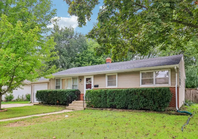 Photo 1 of Single family home for sale at 370 W Margaret Ter, Cary, IL 60013 | MLS# 12768052 | Listing updated on 2026-09-24