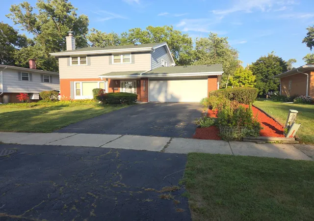 Single family home for sale at 18535 Western Ave, Homewood, IL 60430 | MLS# 12768054