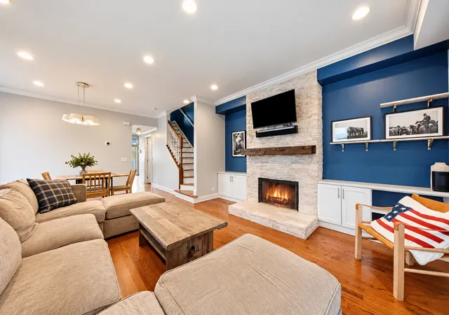 Photo 3 of Single family home for sale at 1621 W Huron St, Chicago, IL 60622 | MLS# 12768055 | Listing updated on 2026-09-28
