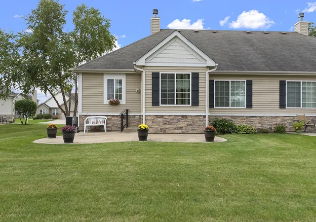Photo 2 of Townhouse for sale at 15749 Cove Cir S, Plainfield, IL 60544 | MLS# 12768059 | Listing updated on 2026-10-03