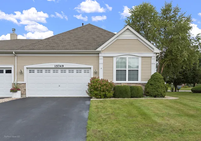 Photo 3 of Townhouse for sale at 15749 Cove Cir S, Plainfield, IL 60544 | MLS# 12768059 | Listing updated on 2026-10-03
