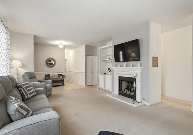 Photo 4 of Townhouse for sale at 15749 Cove Cir S, Plainfield, IL 60544 | MLS# 12768059 | Listing updated on 2026-10-03