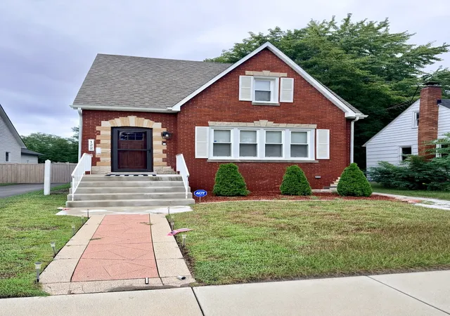 Photo 1 of Single family home for sale at 122 Warren St, Calumet City, IL 60409 | MLS# 12768061 | Listing updated on 2026-09-29