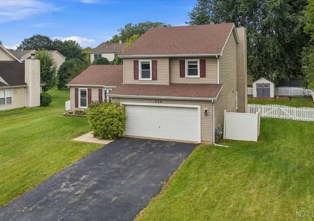 Photo 3 of Single family home for sale at 356 Wildwood Dr, North Aurora, IL 60542 | MLS# 12768070 | Listing updated on 2026-10-01