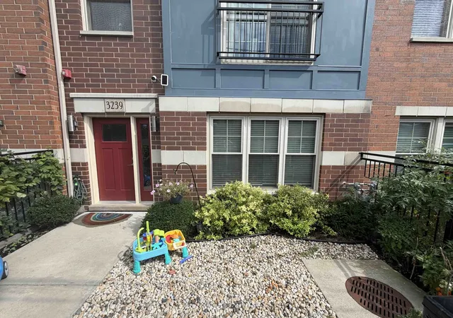 Photo 3 of Townhouse for sale at 3239 S Stewart Ave, Chicago, IL 60616 | MLS# 12768077 | Listing updated on 2026-09-24