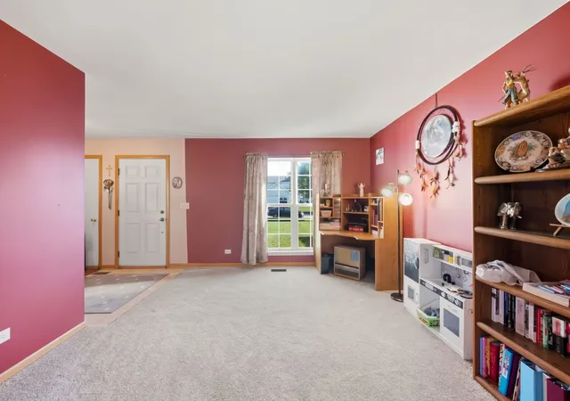Photo 4 of Single family home for sale at 3607 Hoffman St, Plano, IL 60545 | MLS# 12768080 | Listing updated on 2026-10-07
