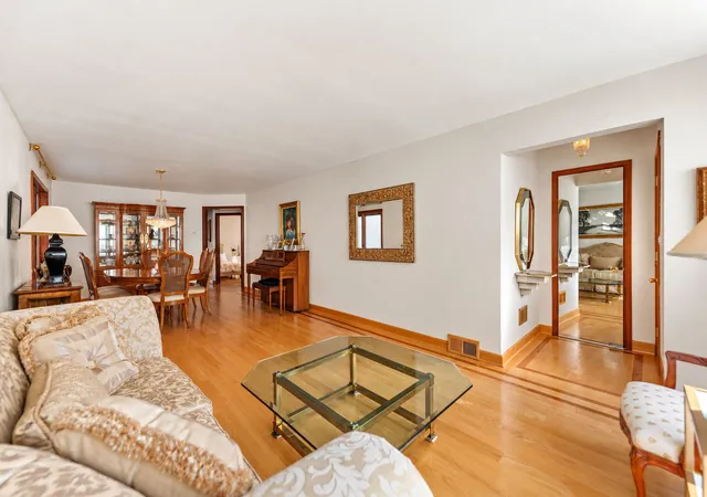 Photo 3 of Single family home for sale at 6027 N Jersey Ave, Chicago, IL 60659 | MLS# 12768083 | Listing updated on 2026-10-08