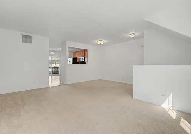 Photo 3 of Townhouse for sale at 792 River Ml Pkwy, Wheeling, IL 60090 | MLS# 12768090 | Listing updated on 2026-10-05