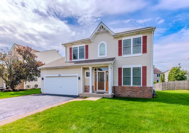 Single family home for sale at 711 Silver Fox Dr, Joliet, IL 60431 | MLS# 12768094