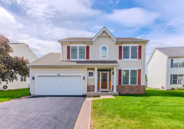 Photo 1 of Single family home for sale at 711 Silver Fox Dr, Joliet, IL 60431 | MLS# 12768094 | Listing updated on 2026-09-25